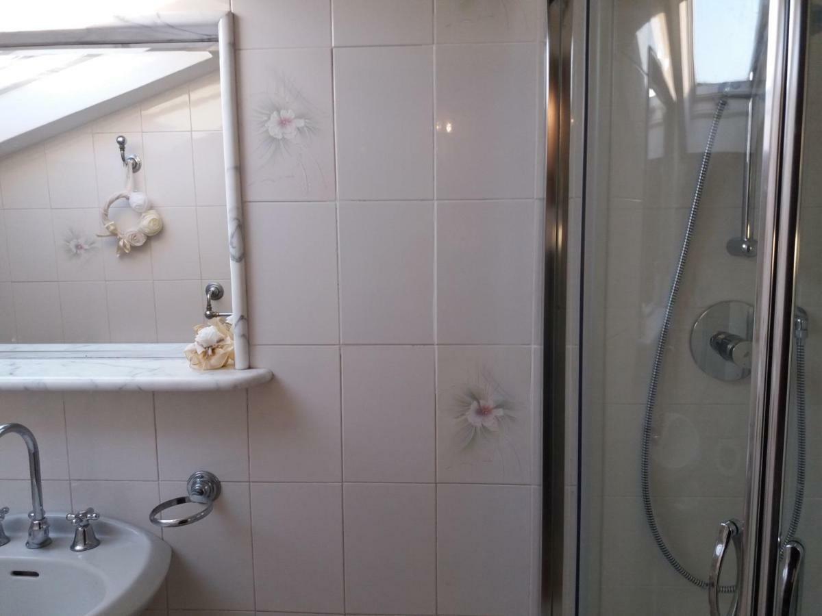 Splendida E Incantevole Casa A Due Passi Dal Mare Viareggio Exterior foto